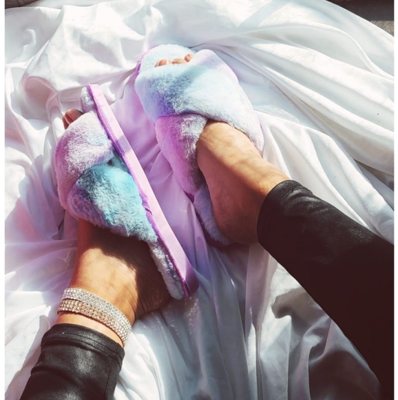 🚨Almost Gone// Purple tie dye Slippers - Picture 3 of 6